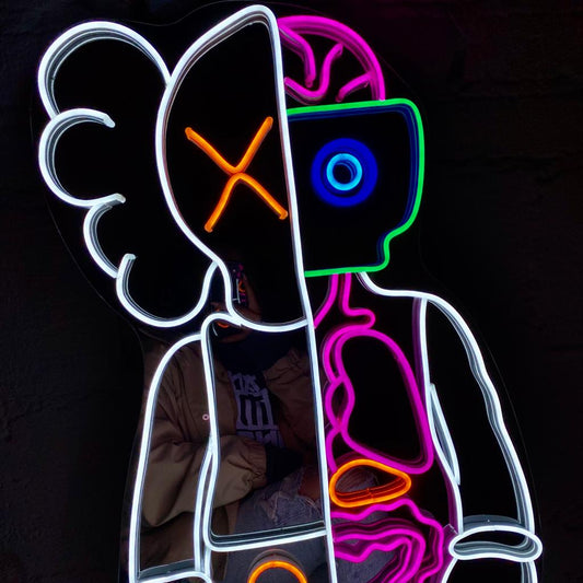 Kaws Espejo